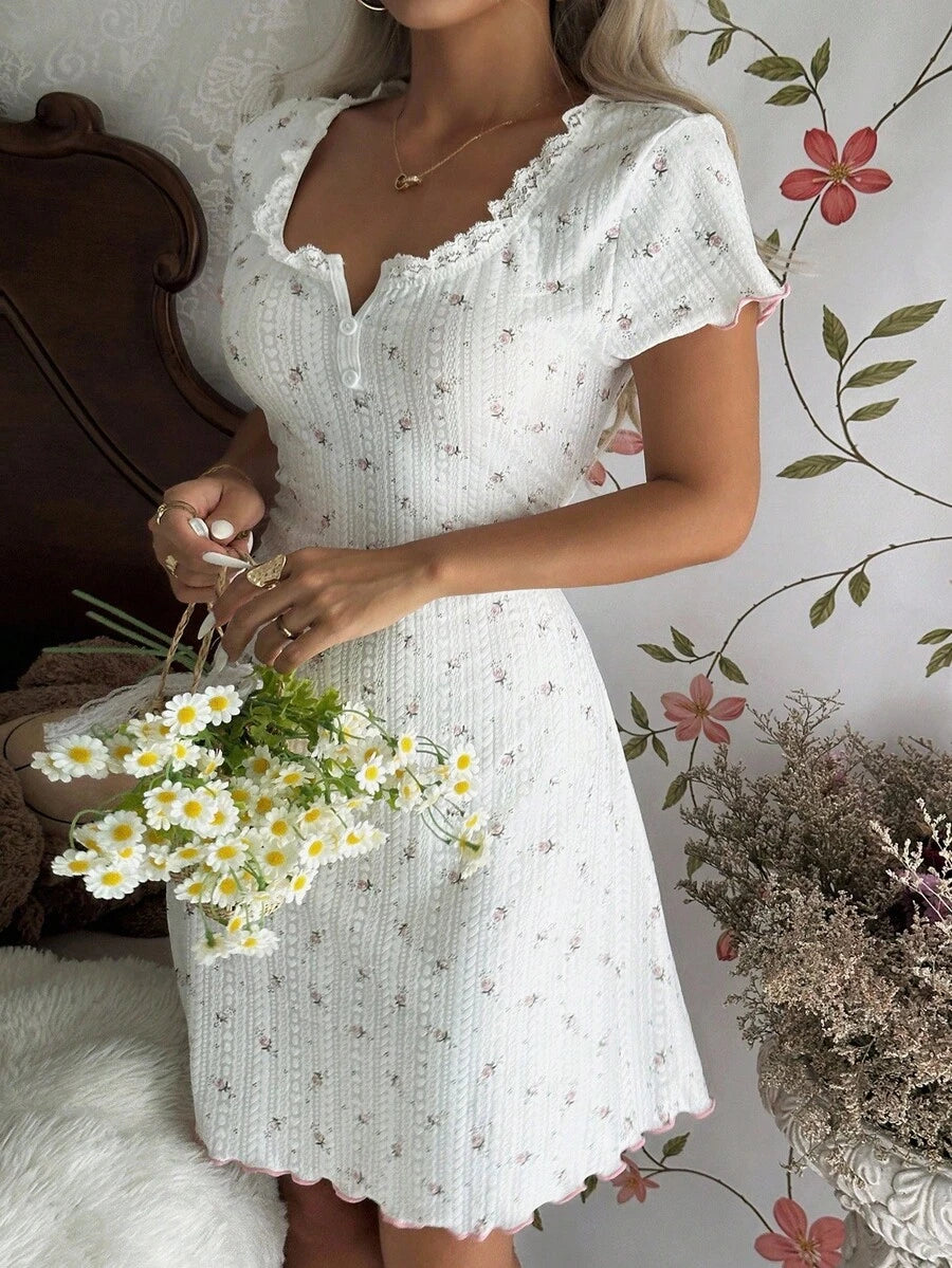 SHEIN CottageSlumber فستان نوم قصير مطرز بالزهور والدانتيل