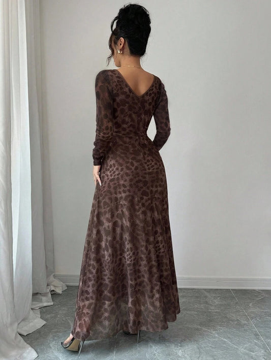 SHEIN Rafferiza فستان بطبعة نمر بياقة مستديرة وأكمام واسعة