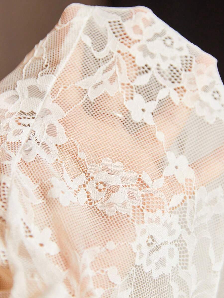 SilkySpell فستان نوم من الدانتيل والرقعة بتصميم ساحر