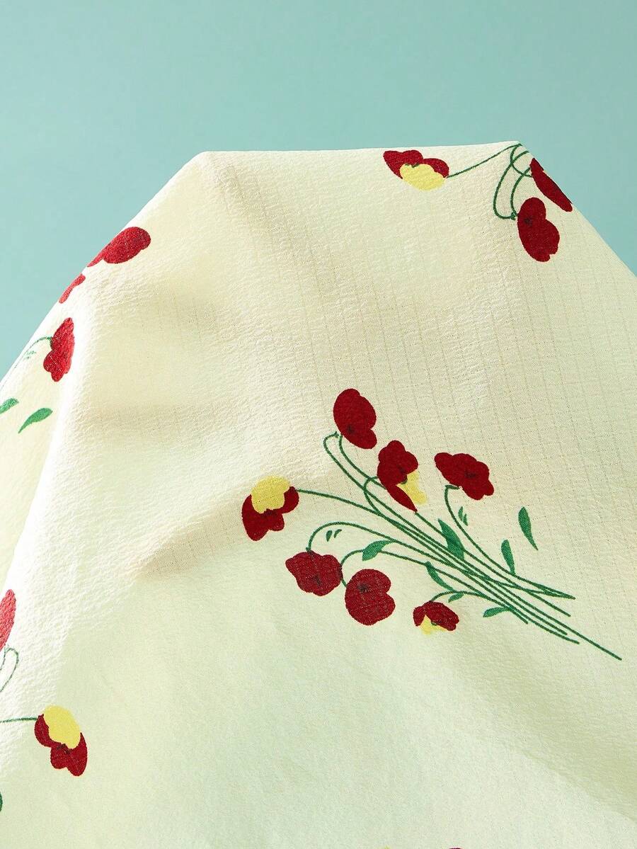 SHEIN CottageSlumber بيجامة مطبوعة بالزهور مع جيب بتريم متباين