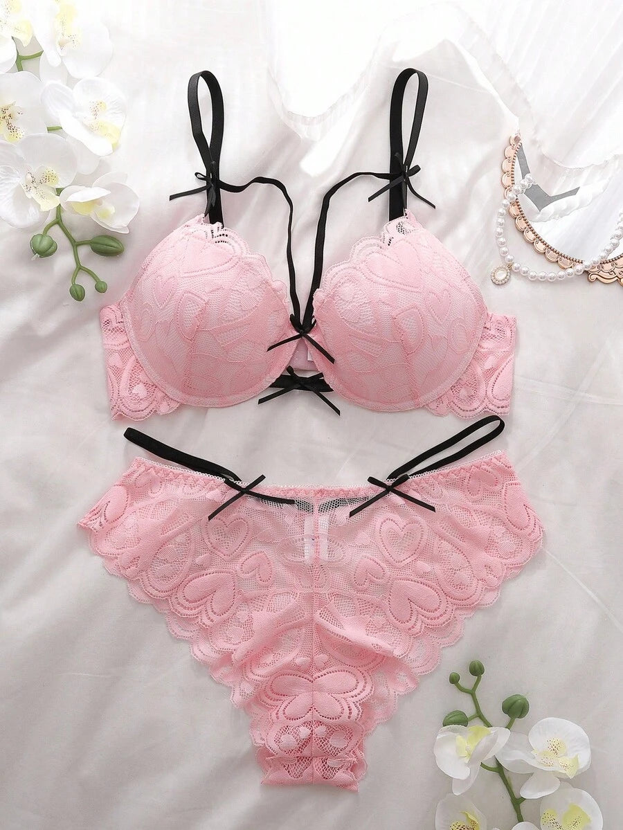 SHEIN DelicateAllure طقم لانجري مزين بالدانتيل بشكل قلب وفيونكة