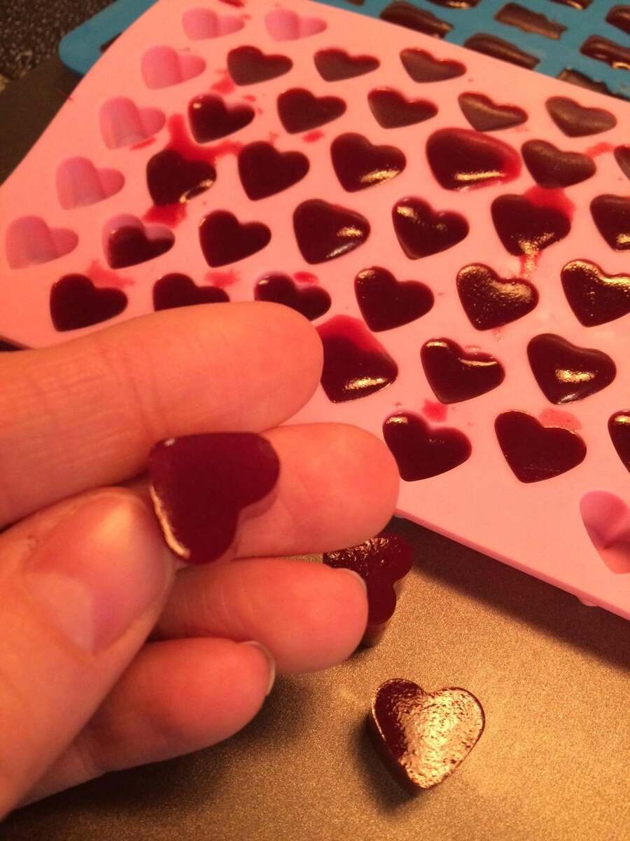 SHEIN قالب سيليكون وردي 55 تجويف على شكل قلب للحلوى