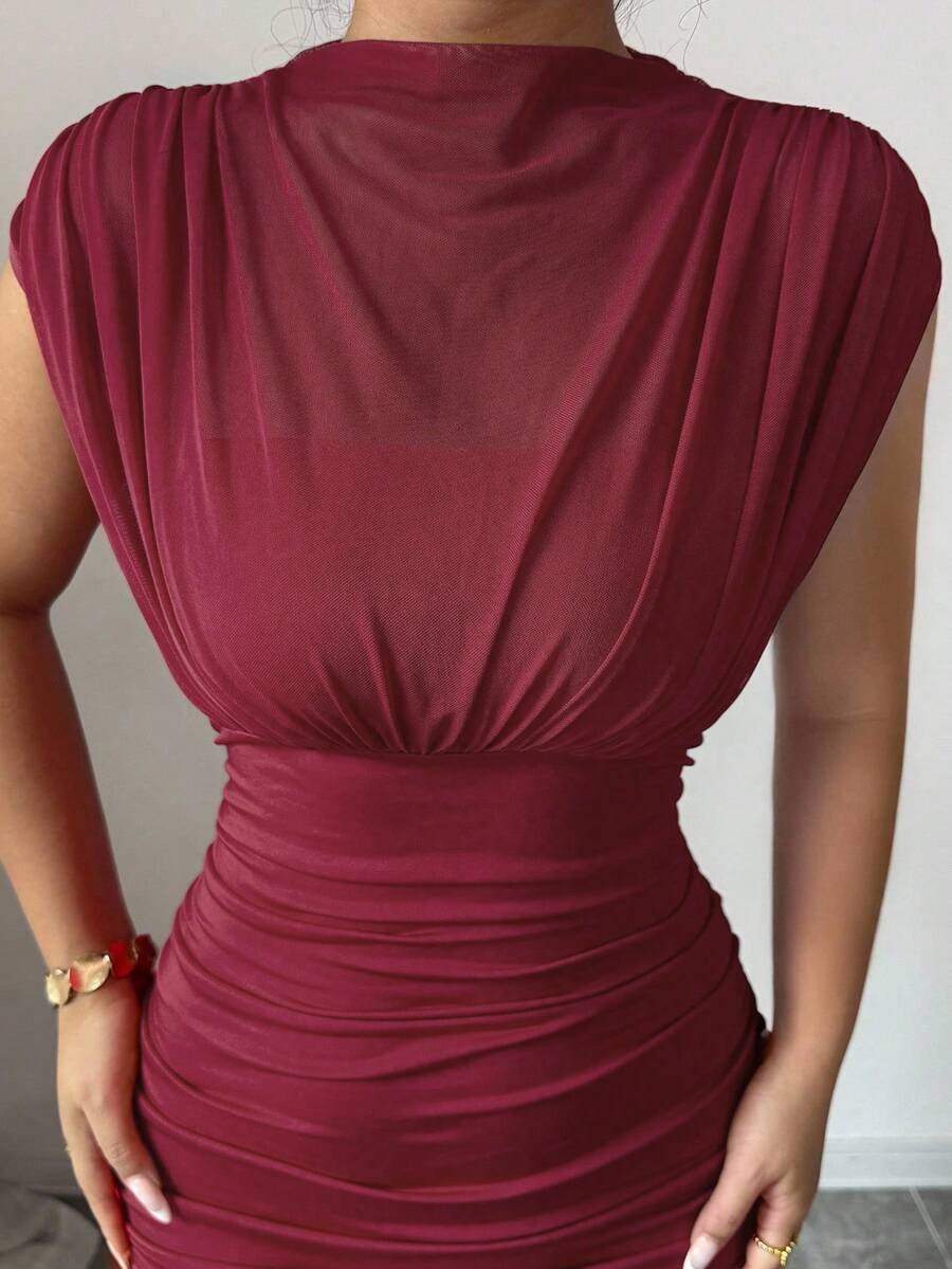 SHEIN Elenzga فستان عنابي بياقة مرتفعة بدون أكمام من شبكة مفرغة