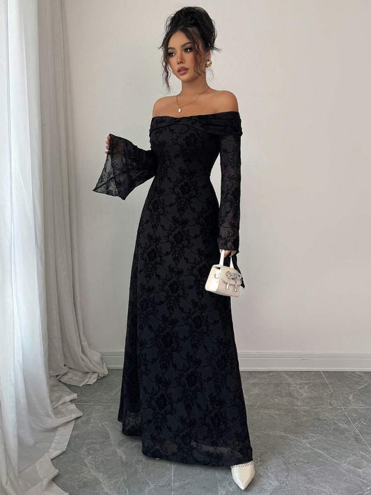 SHEIN فستان ماكسي اسود بأكمام واسعة وأكتاف مكشوفة