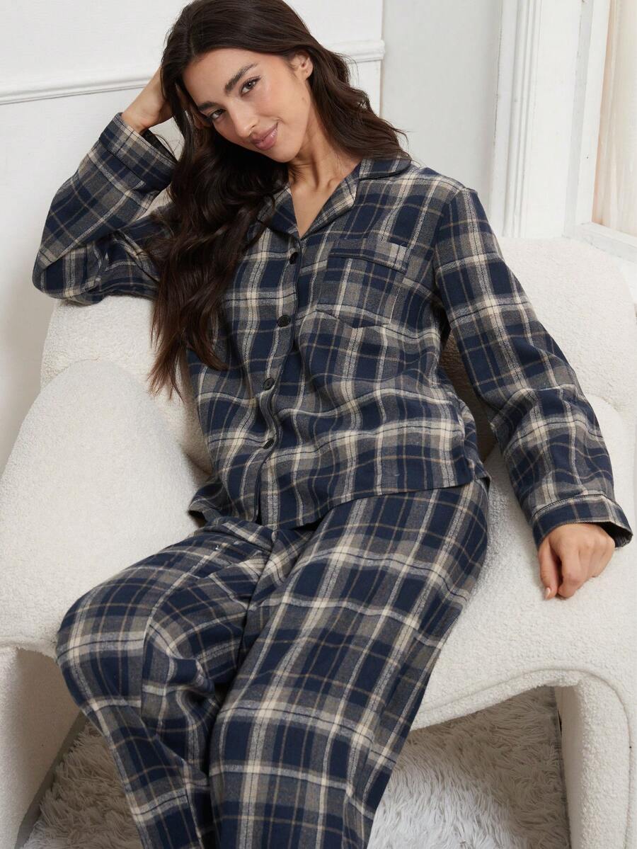 SHEIN طقم بيجامة شتوية سميكة عصرية وكاجوال