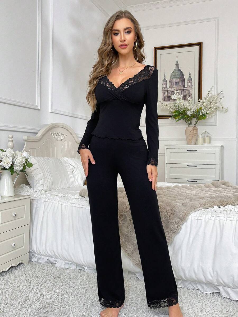 SHEIN طقم بيجامة قطعتين بأكمام طويلة وبنطلون طويل مزين بالدانتيل