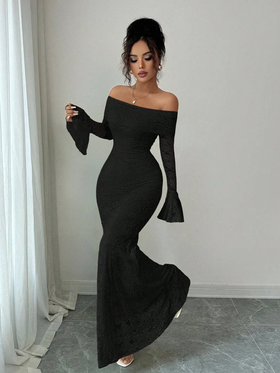 SHEIN Chiquease فستان اسود قصير  بذيل سمكة وأكمام متسعة
