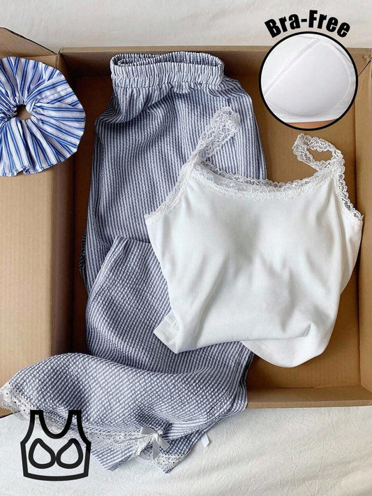 SHEIN Comfortcana طقم 2 قطع توب كاميسول دانتيل وبنطلون مخطط