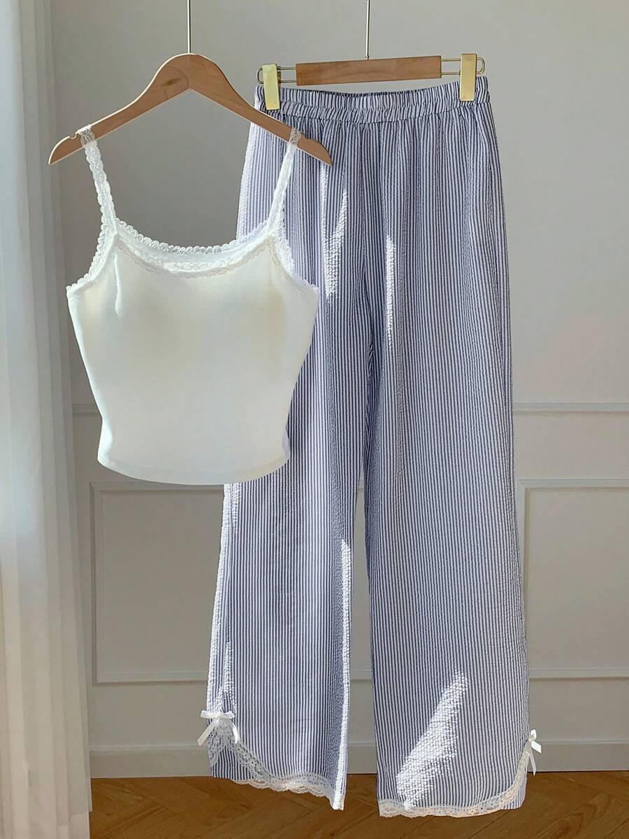 SHEIN Comfortcana طقم 2 قطع توب كاميسول دانتيل وبنطلون مخطط