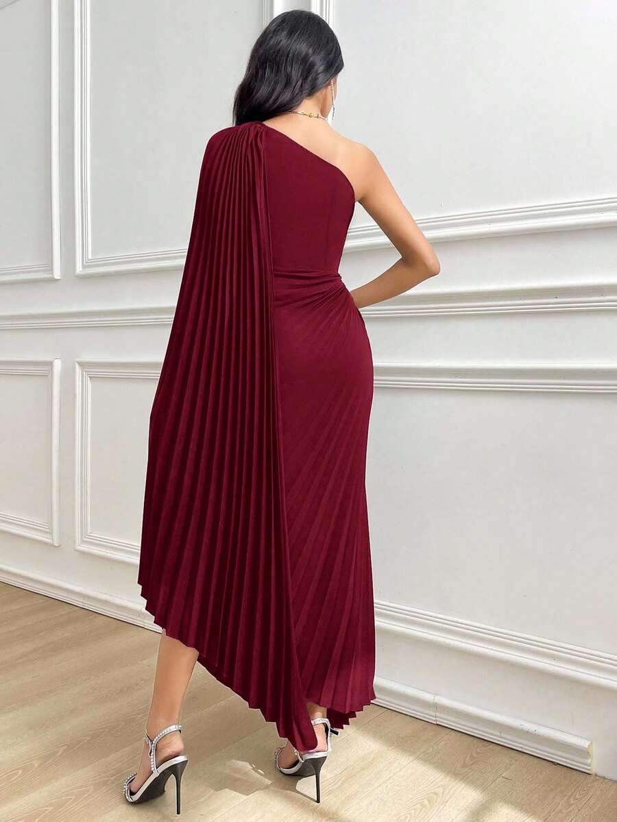 SHEIN Modelyn فستان عنابي بكتف منسدل