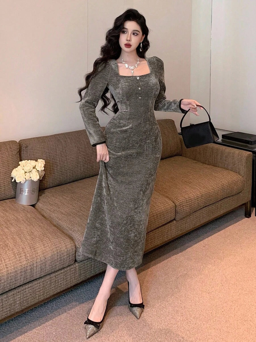 SHEIN DAZY فستان رمادي طويل وزخرفة إبزيم معدني