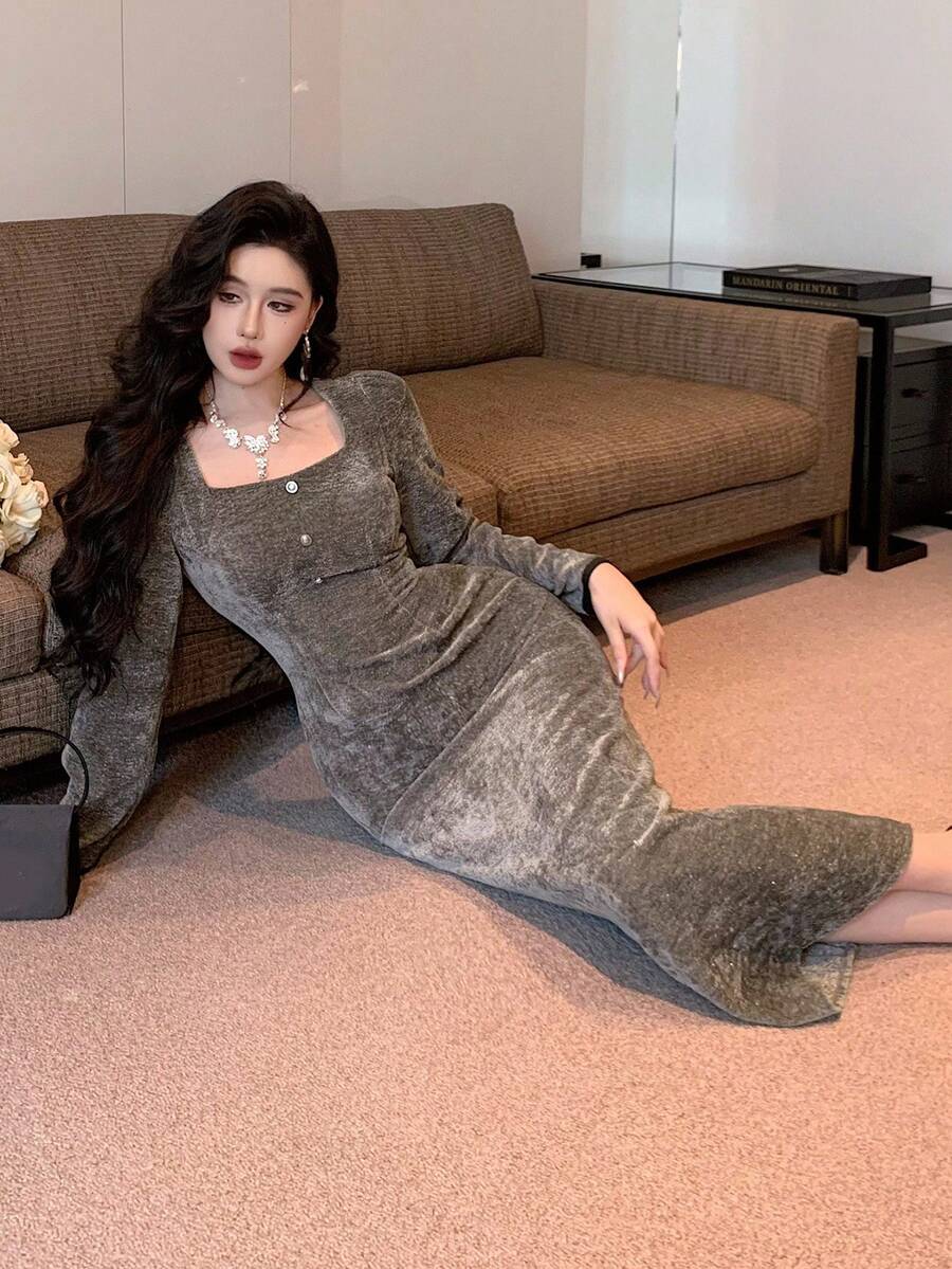 SHEIN DAZY فستان رمادي طويل وزخرفة إبزيم معدني