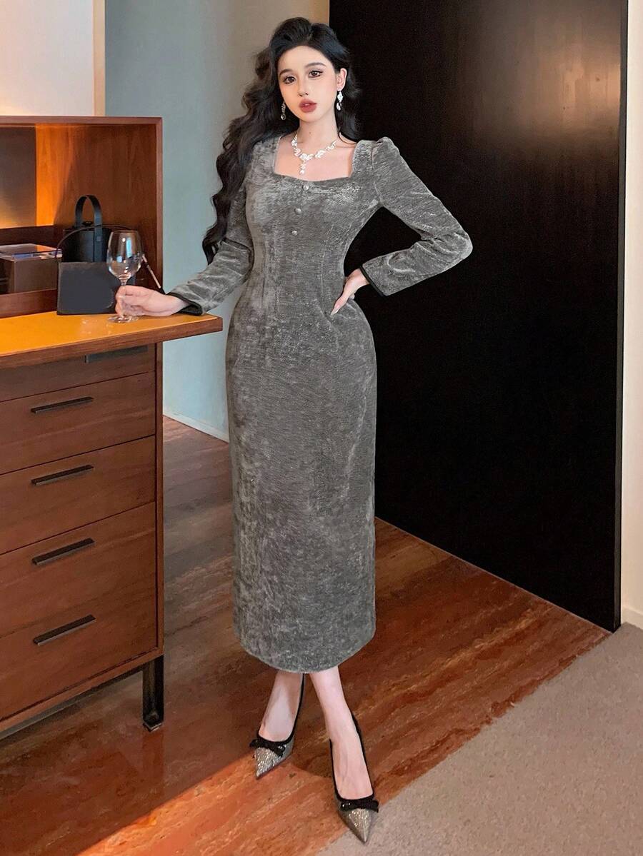 SHEIN DAZY فستان رمادي طويل وزخرفة إبزيم معدني