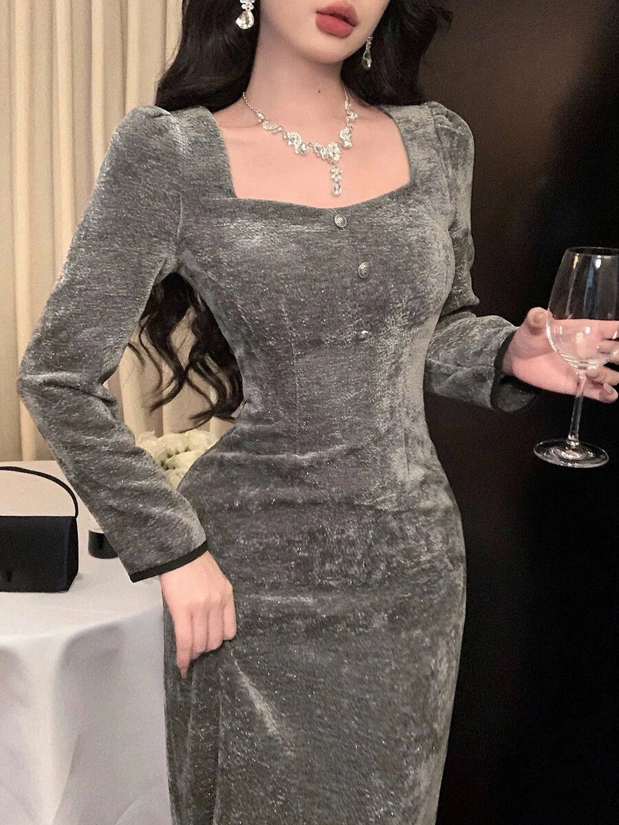 SHEIN DAZY فستان رمادي طويل وزخرفة إبزيم معدني