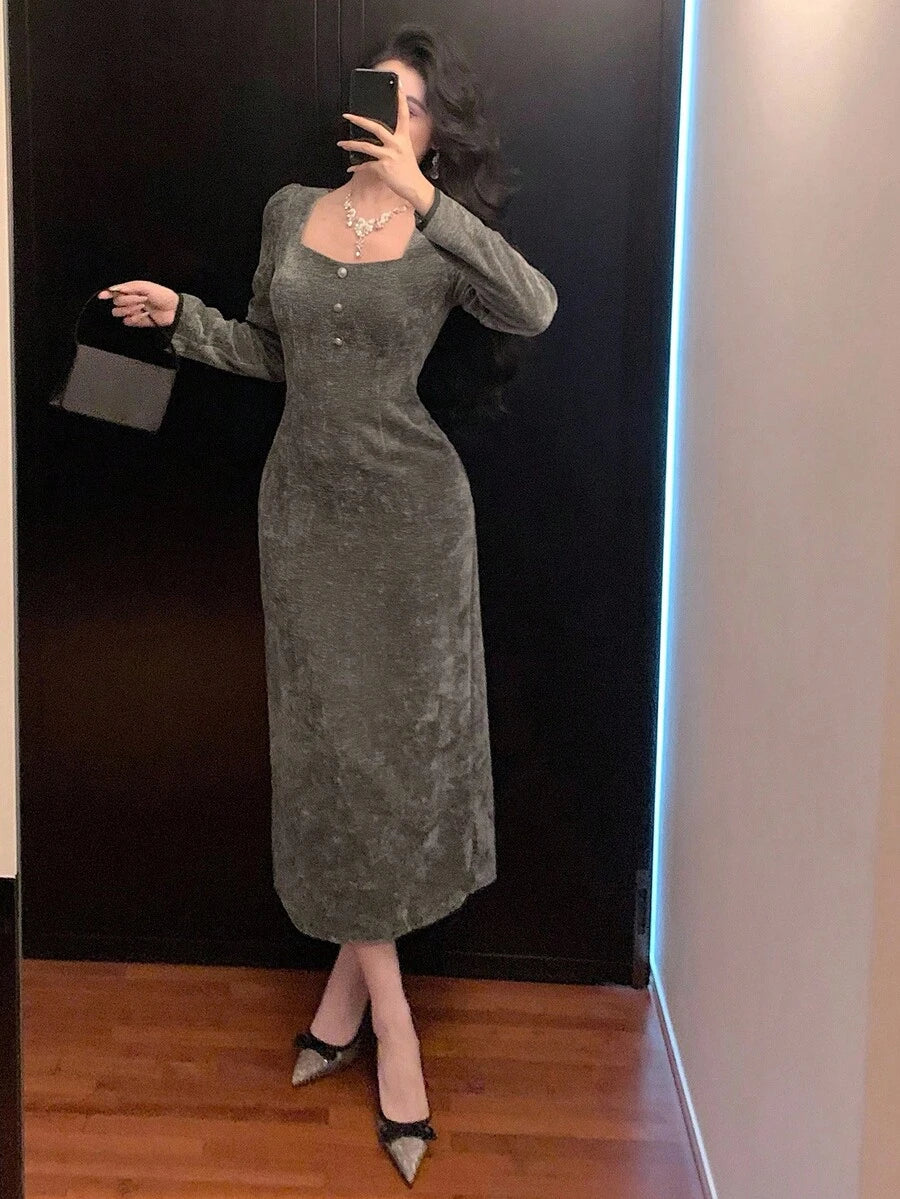 SHEIN DAZY فستان رمادي طويل وزخرفة إبزيم معدني