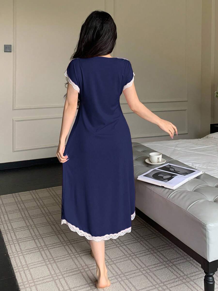 SHEIN فستان نوم بياقة عميقة وشريط دانتيل وعقدة بدون أكمام