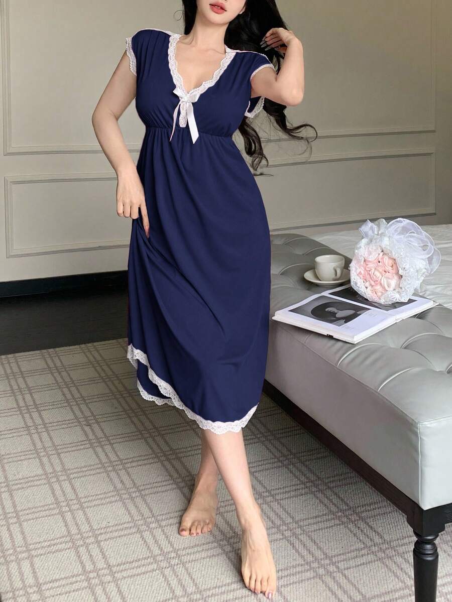 SHEIN فستان نوم بياقة عميقة وشريط دانتيل وعقدة بدون أكمام