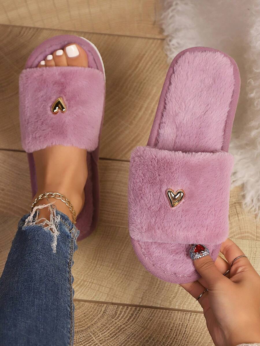 SHEIN شبشب وردي بتصميم قلب ناعم مفتوح من الأمام
