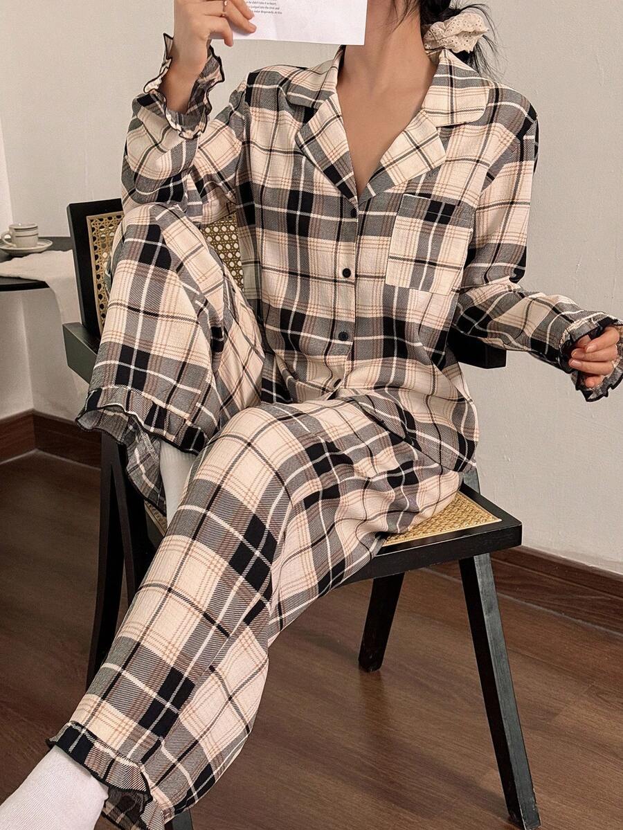 SHEIN Dream Adore بيجامة كاجوال بطبعة مربعات وكشكشة بأكمام طويلة