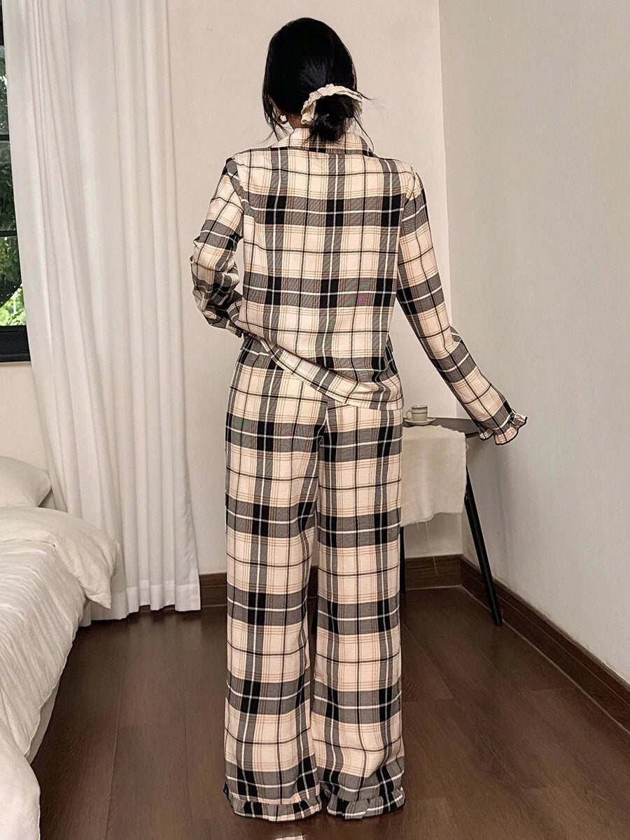 SHEIN Dream Adore بيجامة كاجوال بطبعة مربعات وكشكشة بأكمام طويلة