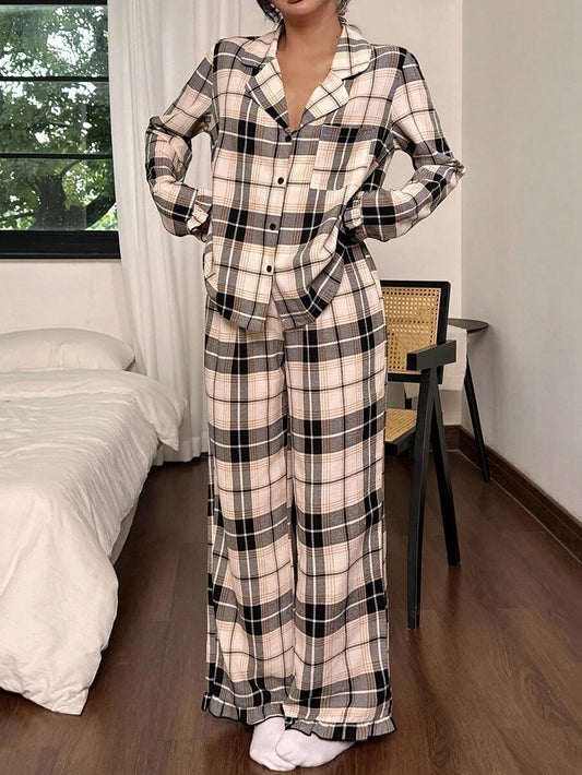 SHEIN Dream Adore بيجامة كاجوال بطبعة مربعات وكشكشة بأكمام طويلة