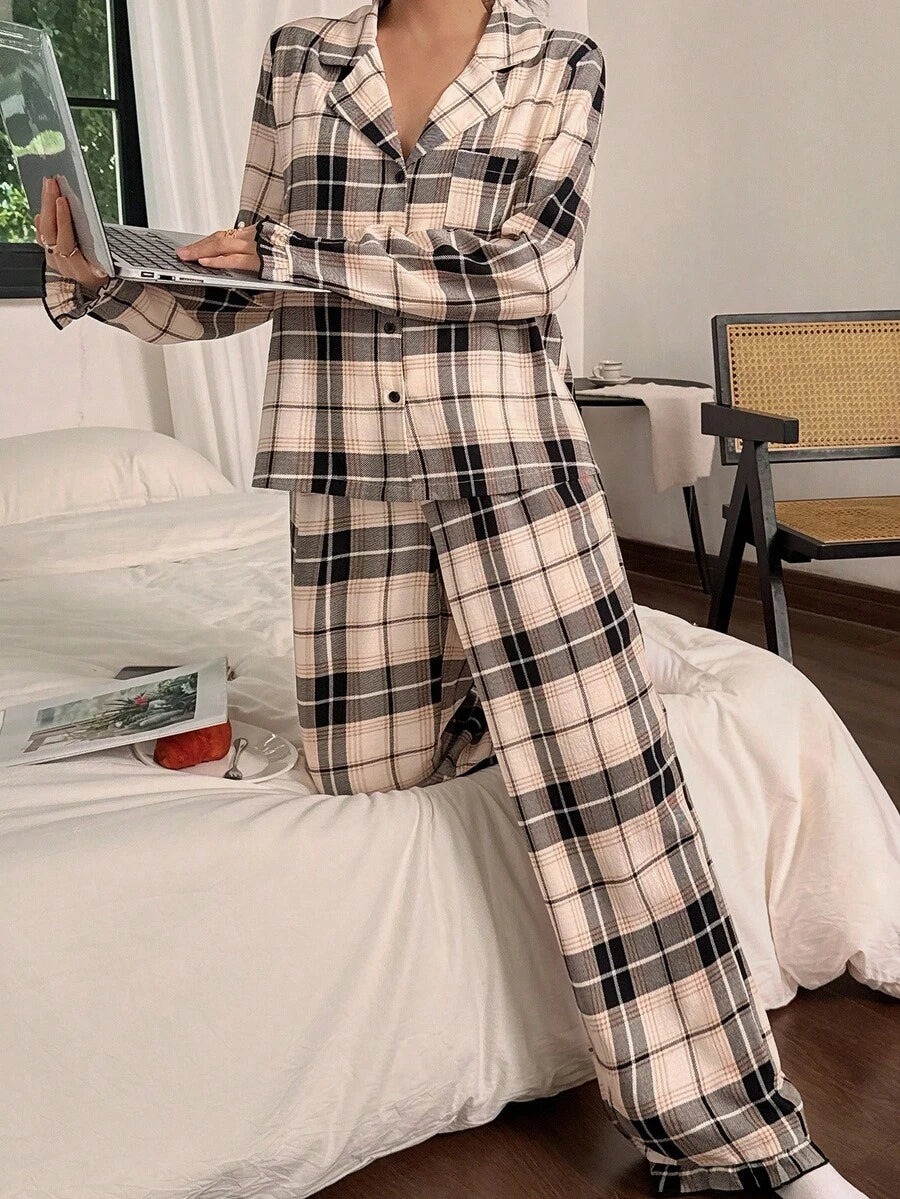 SHEIN Dream Adore بيجامة كاجوال بطبعة مربعات وكشكشة بأكمام طويلة