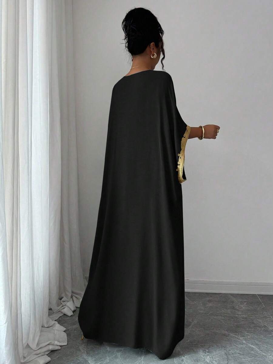 SHEIN Elenzga فستان أسود فضفاض بأكمام خفاش مزين بتطريز أنيق