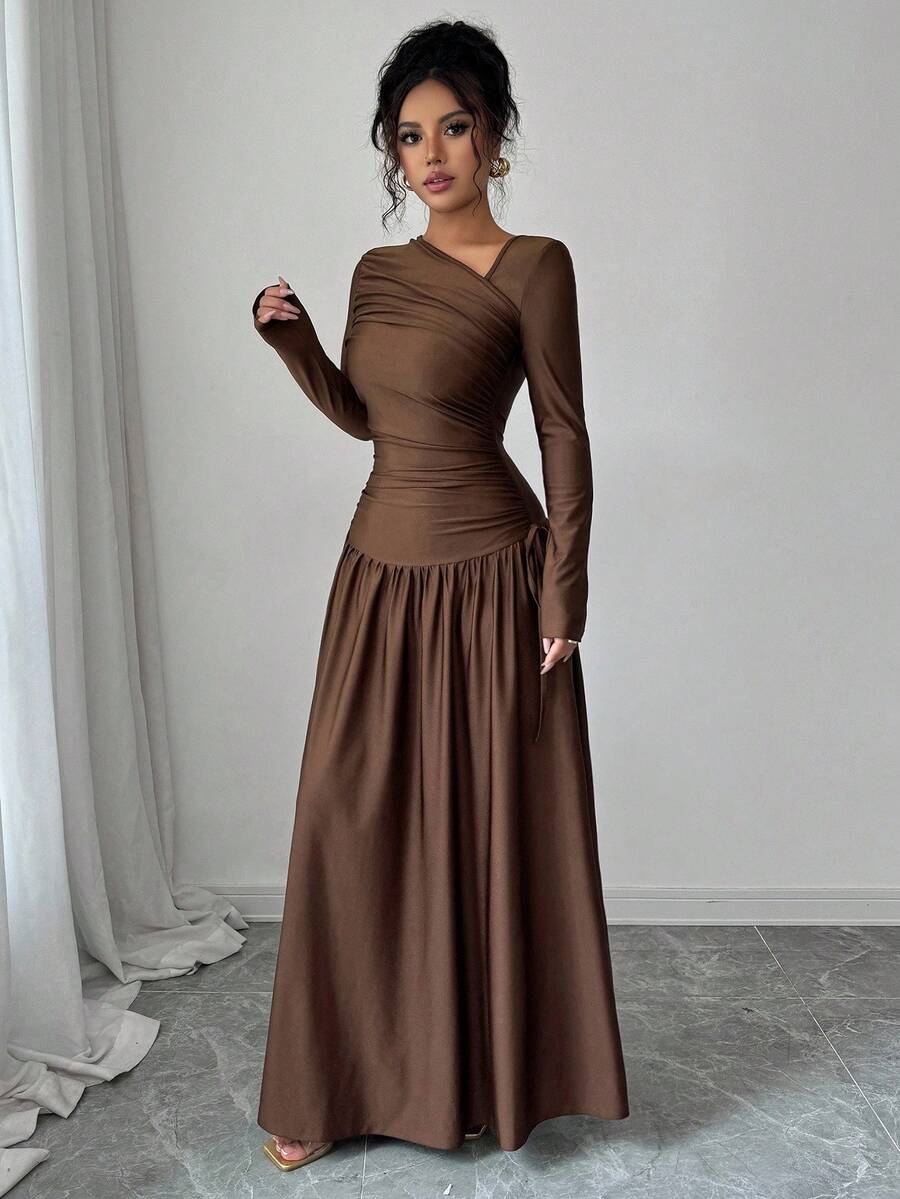 SHEIN Elenzga فستان بني طويل بتصميم طوق مائل