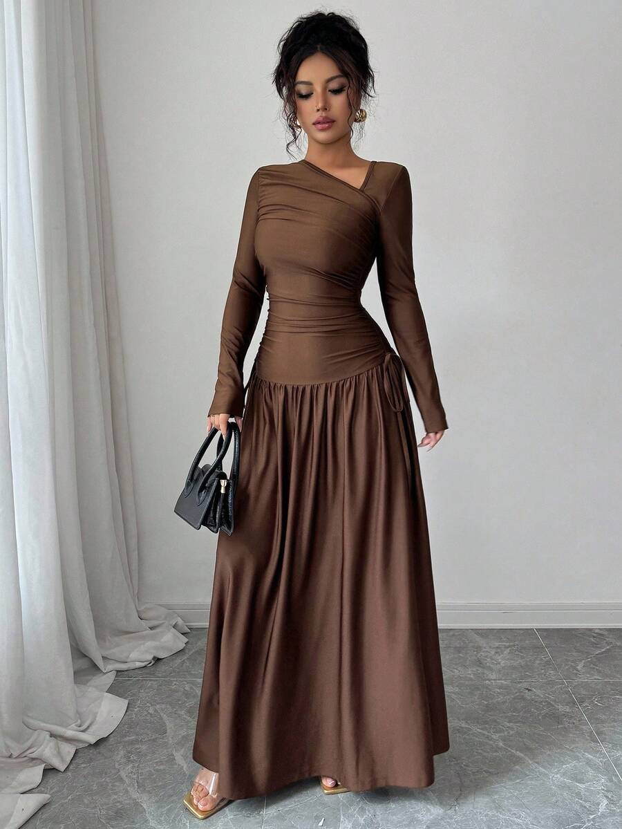 SHEIN Elenzga فستان بني طويل بتصميم طوق مائل