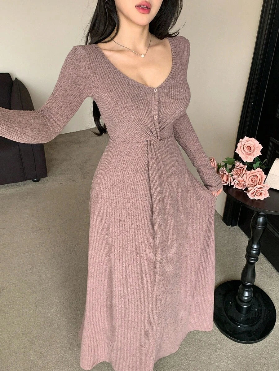 SHEIN DAZY فستان وردي متوسط الطول وتصميم ملتوي