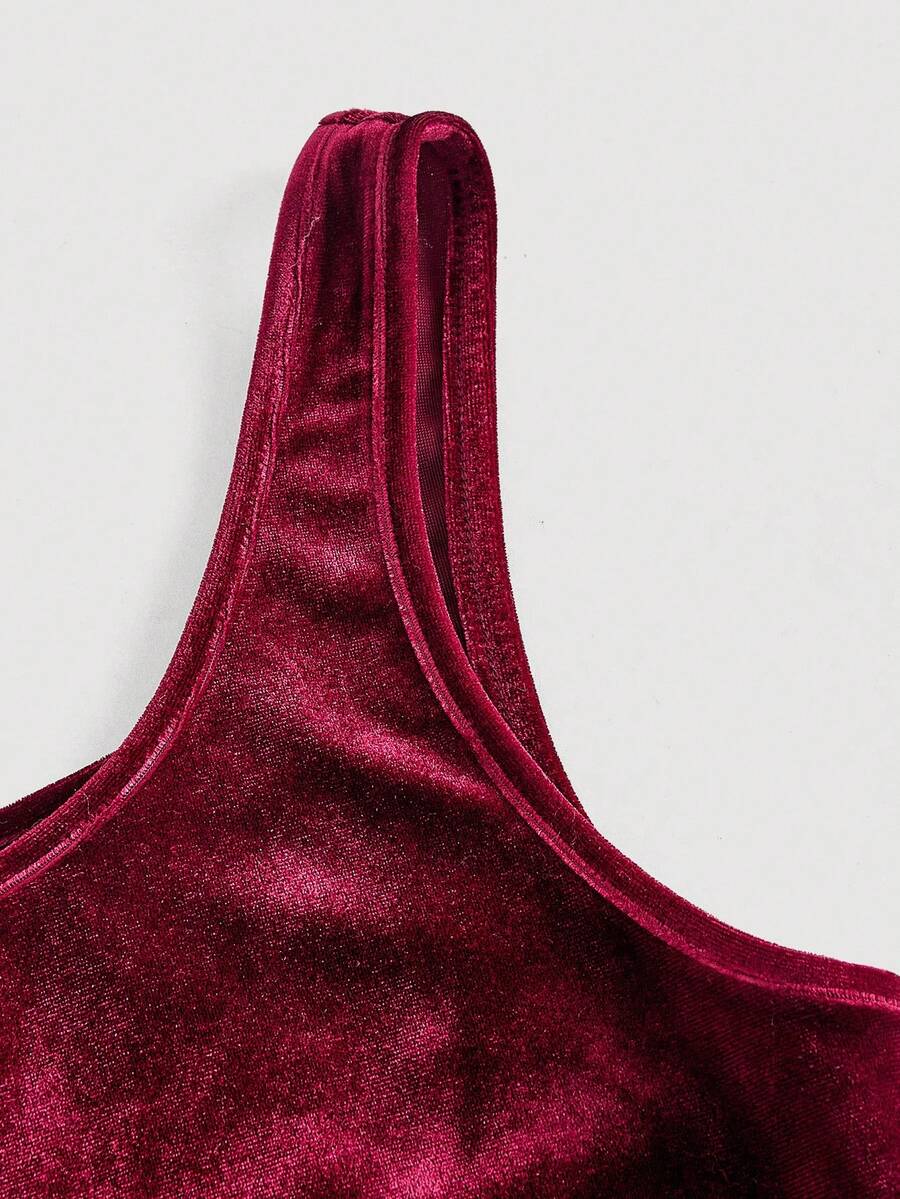 SHEIN MOD فستان مخملي قصير أحمر داكن بحافة فقاعية