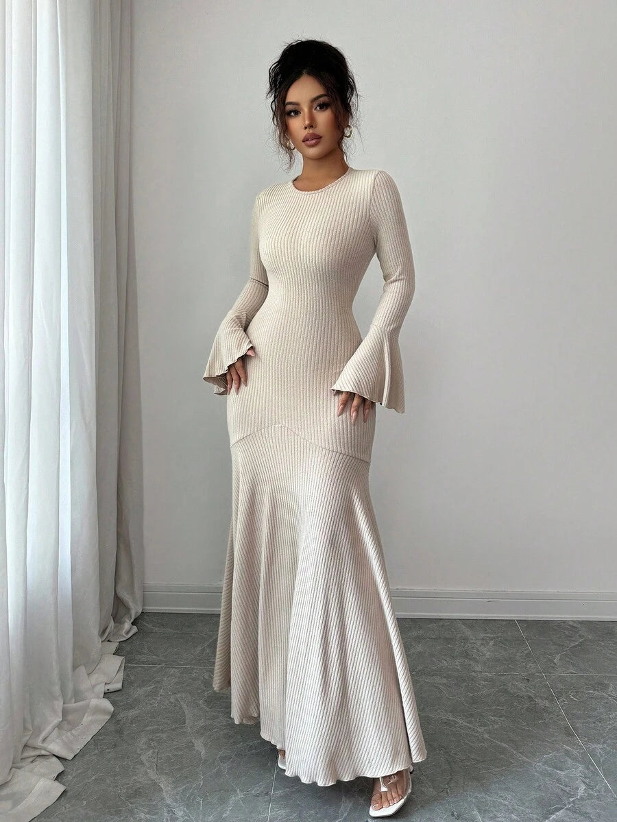 SHEIN Elenzga فستان ضيق بذيل كشكشة وأكمام