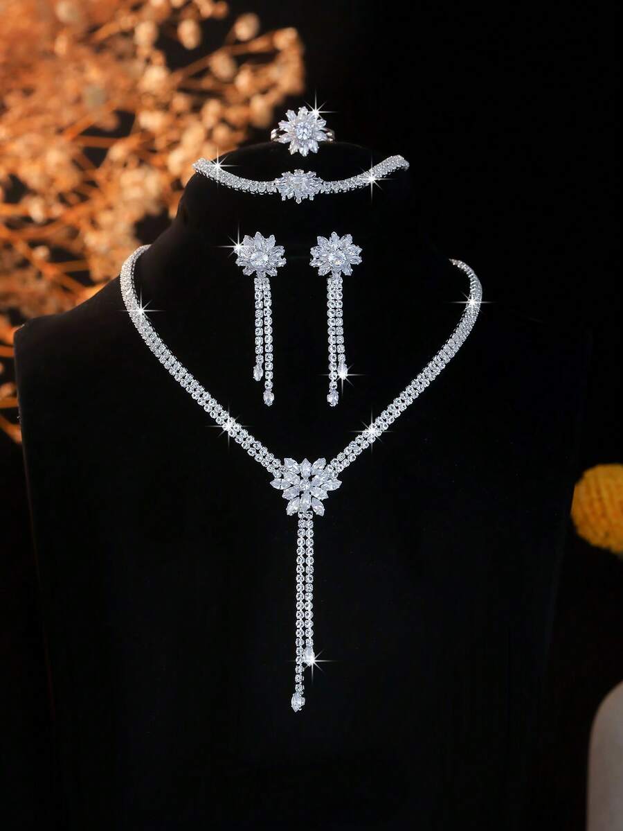 SHEIN طقم 5 قطع مجوهرات من الزركونيا بتصميم زهور