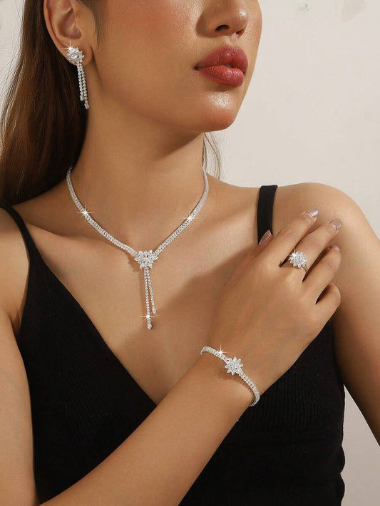 SHEIN طقم 5 قطع مجوهرات من الزركونيا بتصميم زهور