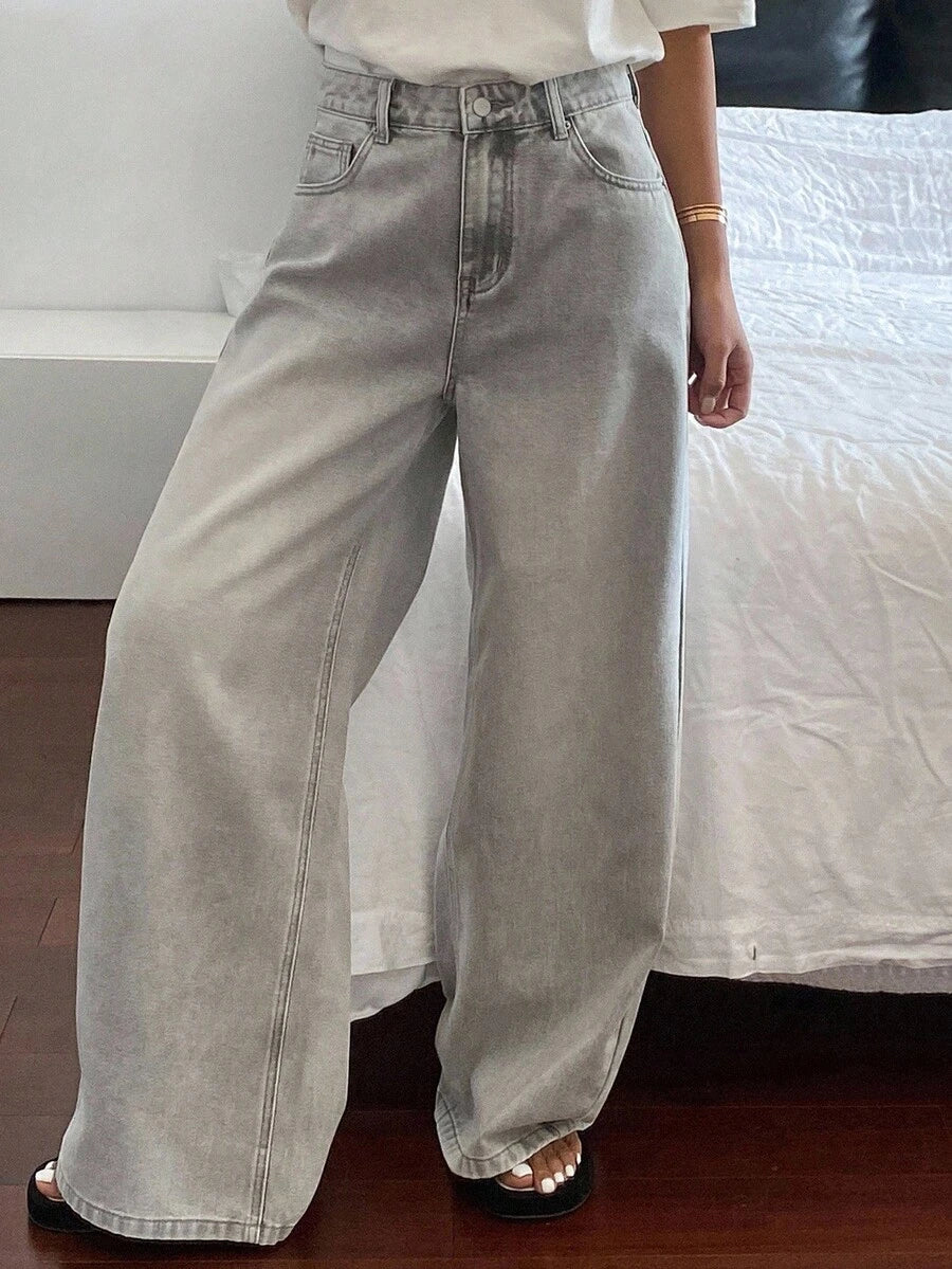 SHEIN Livesso بنطال جينز رمادي مهترئ وفضفاض للنساء