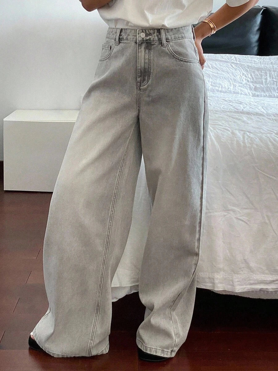 SHEIN Livesso بنطال جينز رمادي مهترئ وفضفاض للنساء