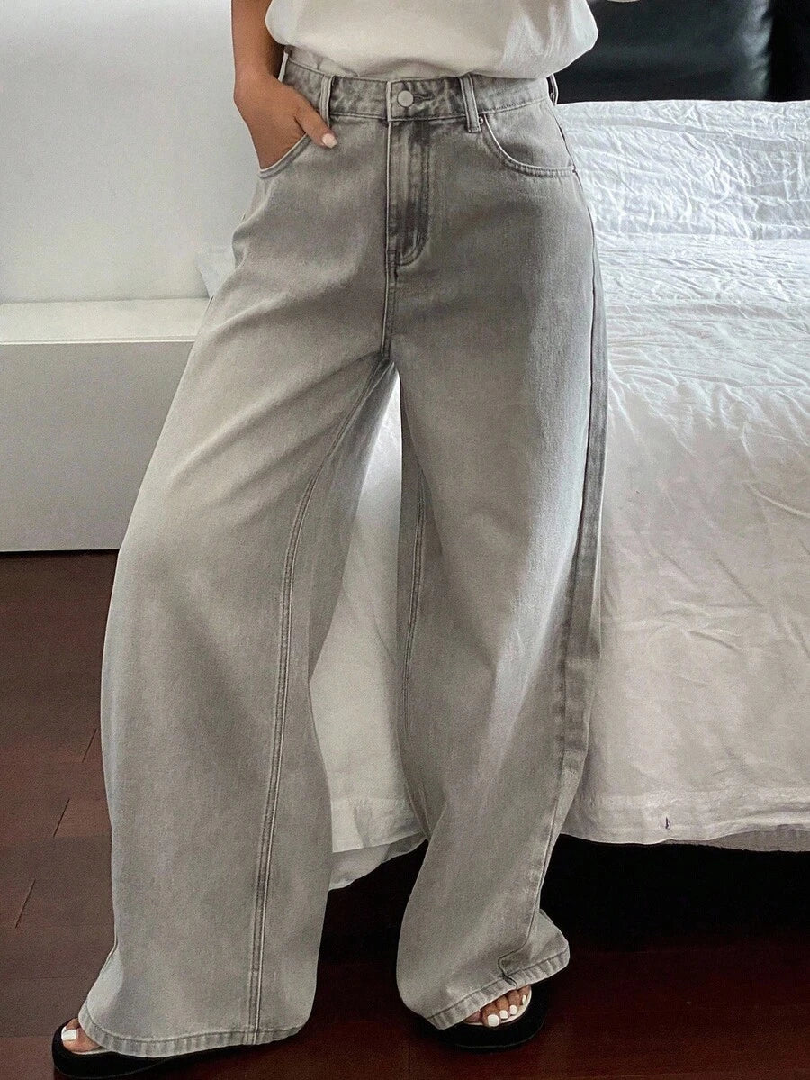 SHEIN Livesso بنطال جينز رمادي مهترئ وفضفاض للنساء