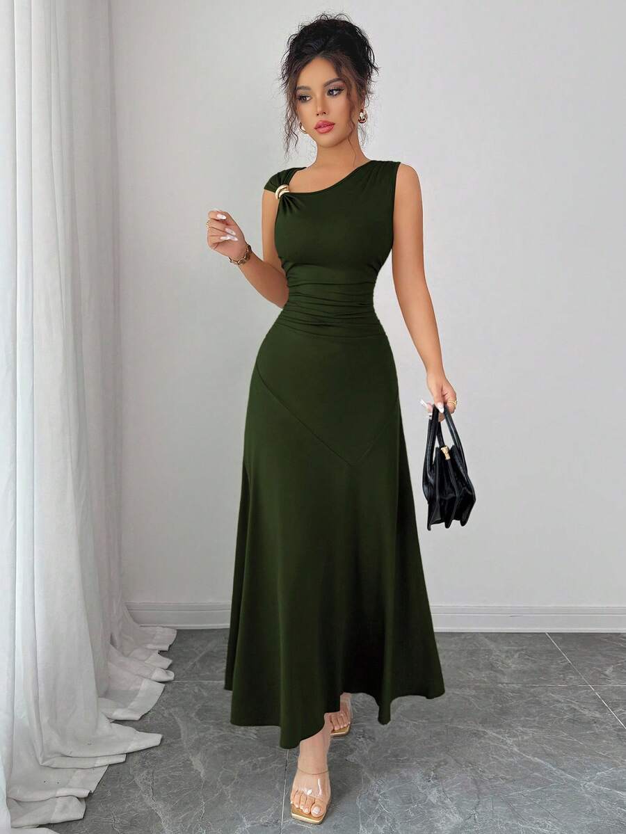 SHEIN Elenzga فستان أخضر بياقة غير متماثلة وطيات على الخصر
