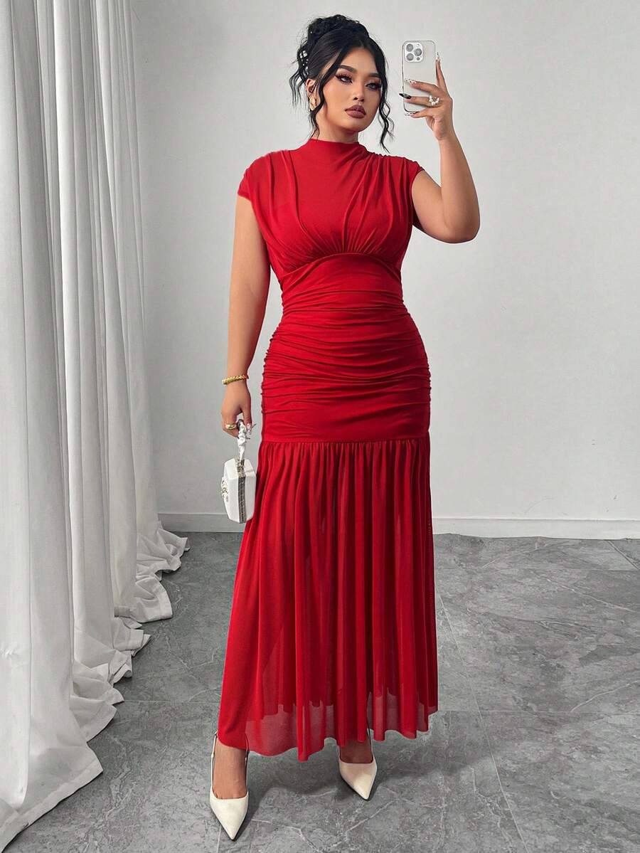 SHEIN Cravure فستان ماكسي أحمر من قماش الشبك المثقب بدون أكمام