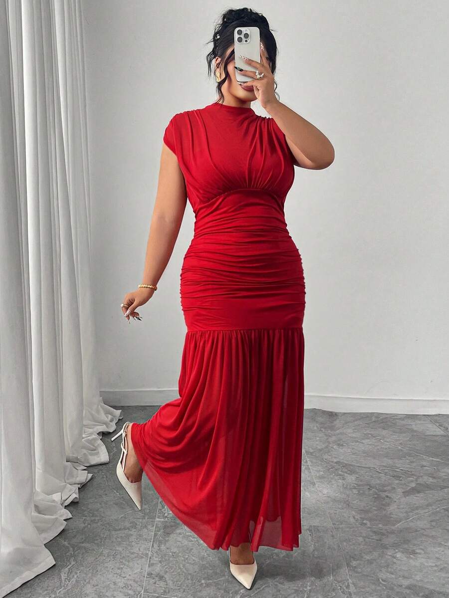 SHEIN Cravure فستان ماكسي أحمر من قماش الشبك المثقب بدون أكمام