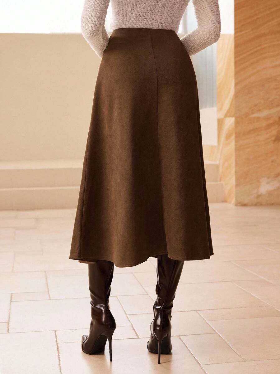 SHEIN Modelyn تنورة بنية طويلة من الجلد المدبوغ المخملي