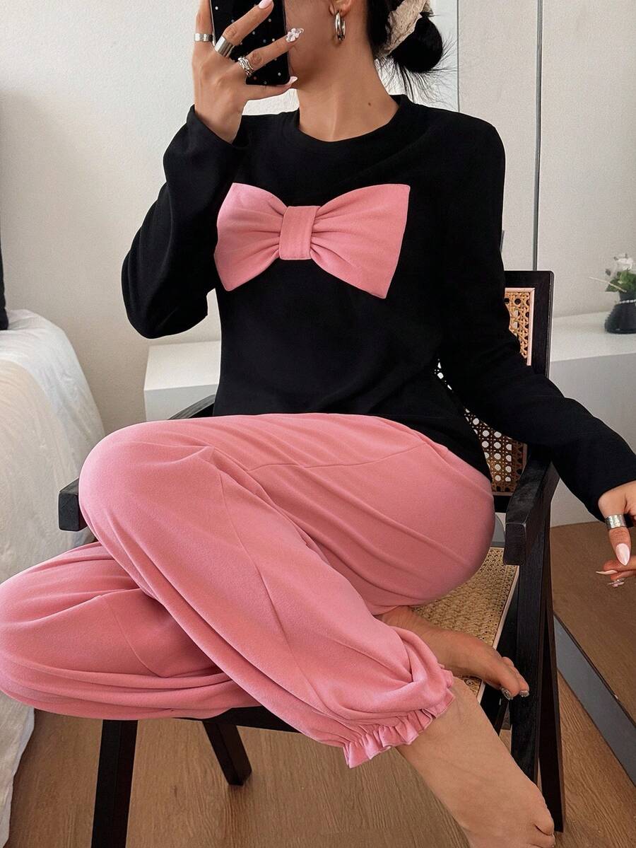 SHEIN Dream Adore طقم بيجامة بلوزة بفيونكة ثلاثية الأبعاد وبنطلون