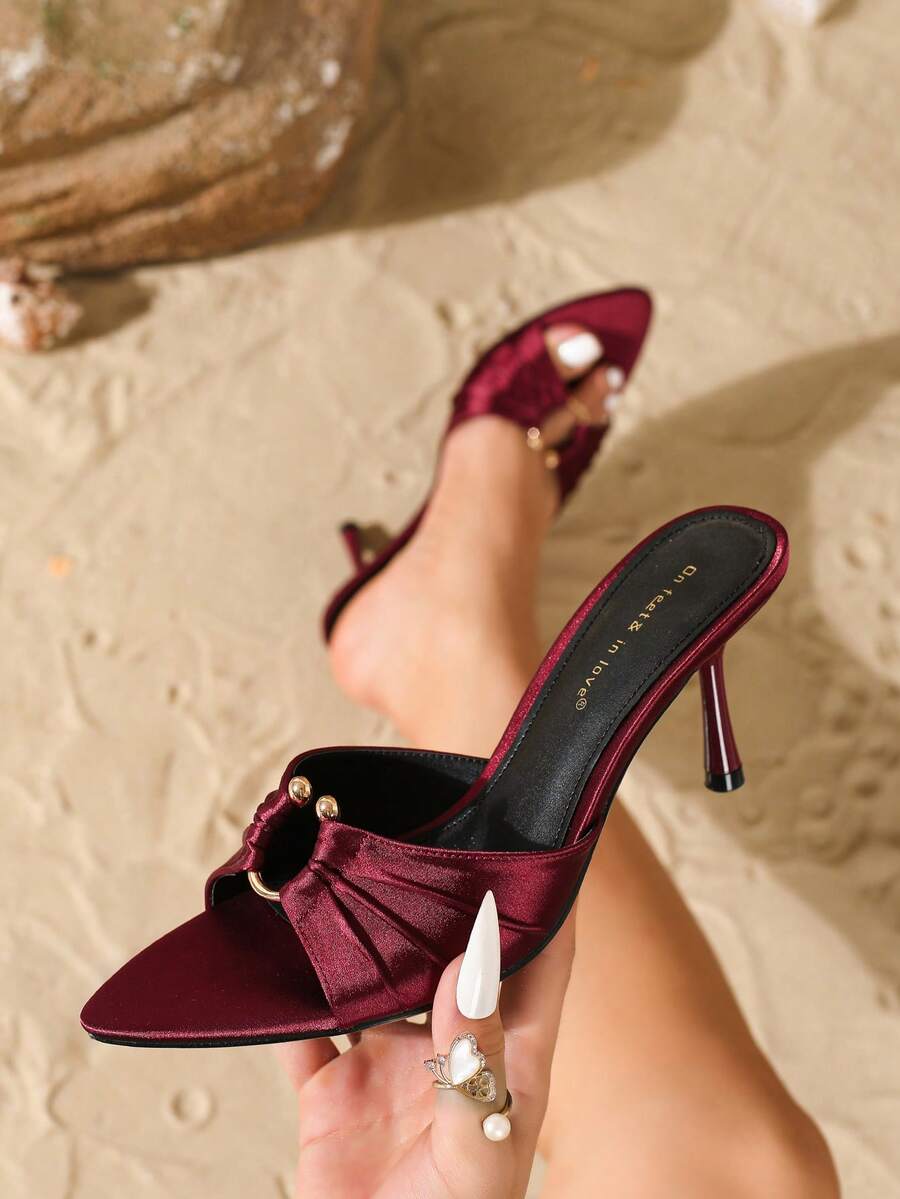 SHEIN On feet& in love صندل من الساتان مفتوح الأصبع بكعب عالي