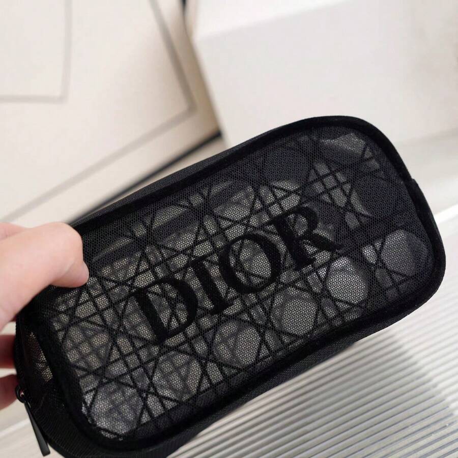 Dior حقيبة مكياج محمولة قماش تارتان أسود بتصميم بسيط