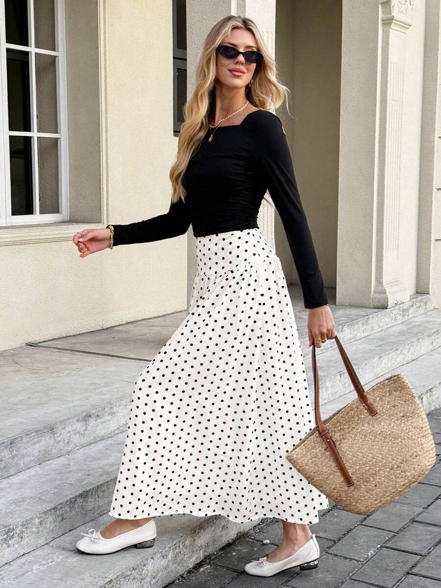 SHEIN Serisse تنورة بيضاء كاجوال بطبعة نقاط سوداء