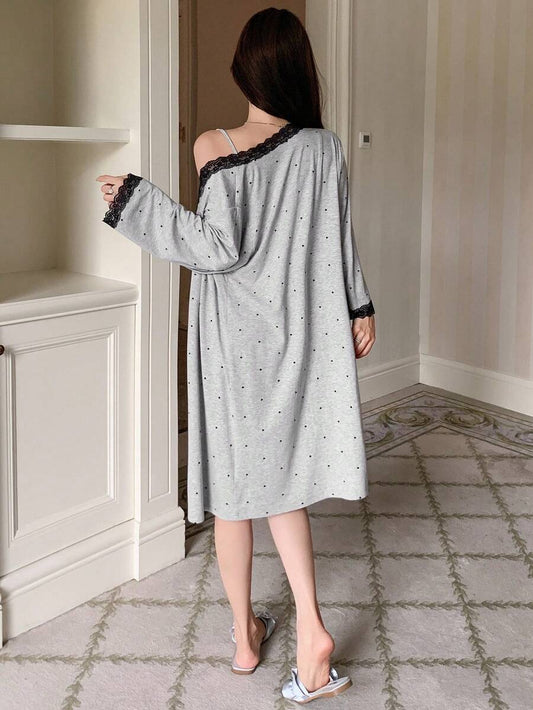 SHEIN DAZY طقم بيجامة رداء وفستان نوم مطبوع بنقاط ودانتيل