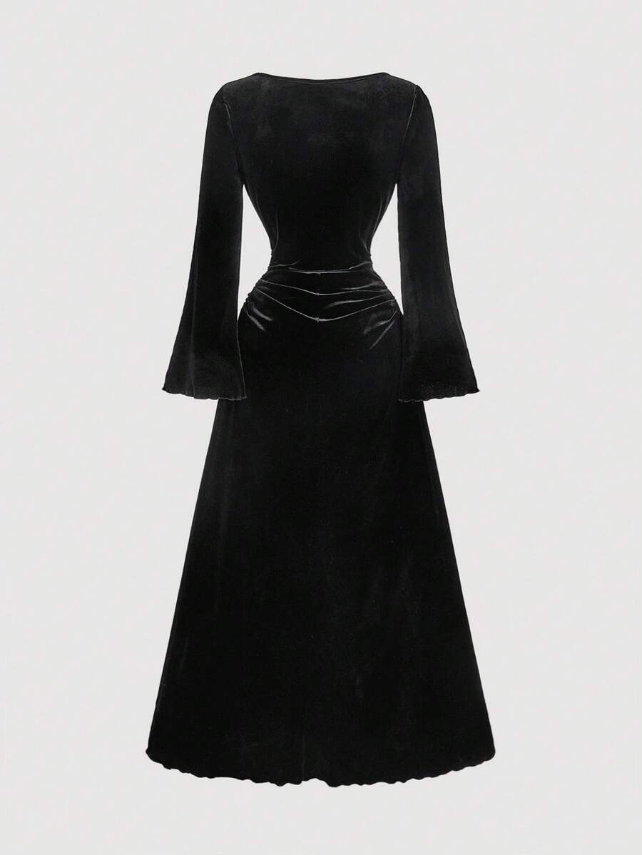 SHEIN MOD فستان اسود مخملي بأكمام واسعة بطابع جوثيك