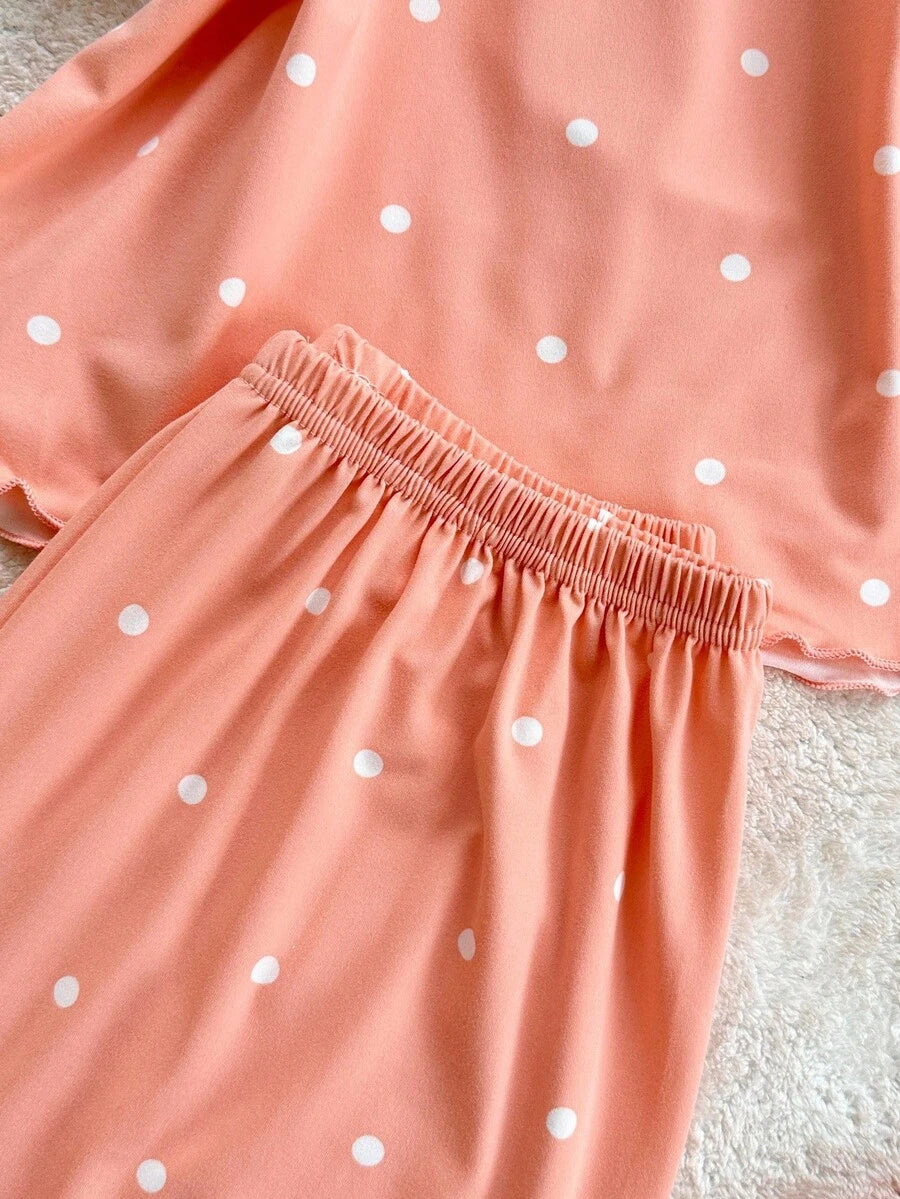 SHEIN طقم بيجامة بطبعة نقاط وحواف كشكش