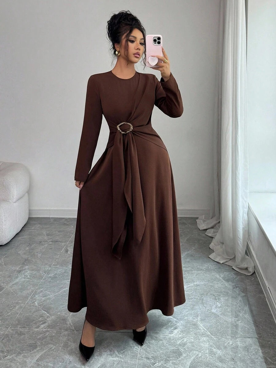 SHEIN Elenzga فستان بني بياقة مستديرة وتنورة