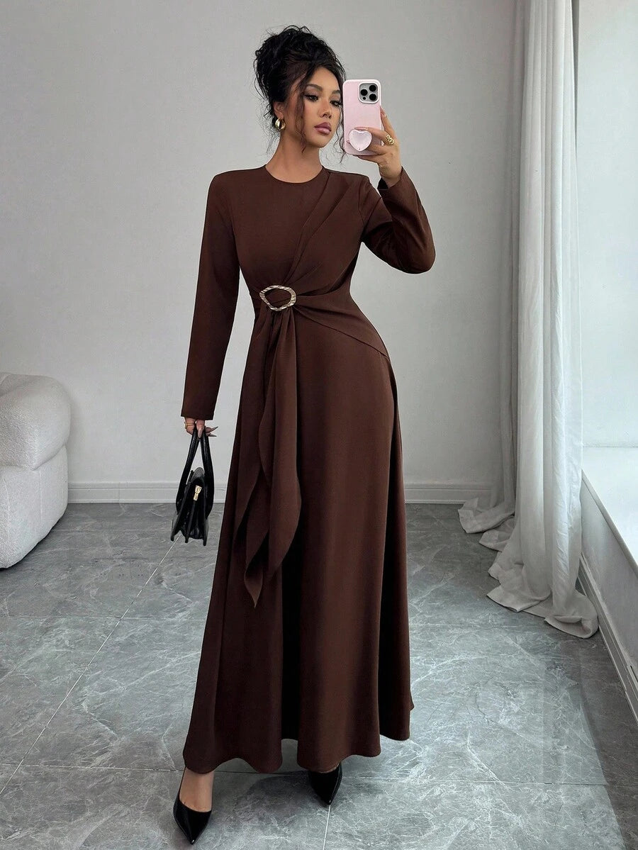 SHEIN Elenzga فستان بني بياقة مستديرة وتنورة